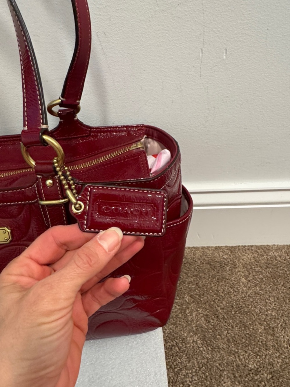 Coach Gallery tote bag in red signature embossed patent leather 2012 F19462 - Picture 2 of 14